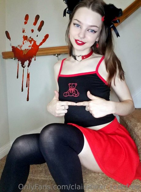 clairebear rawrfree pornstar erotic photo