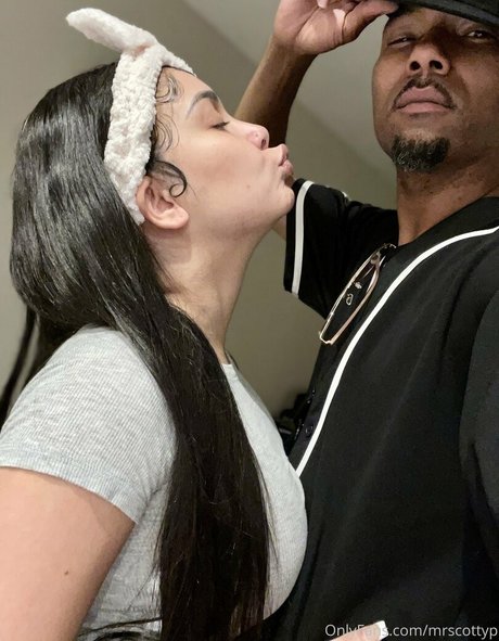 ssbbw granny onlyfans erotic image