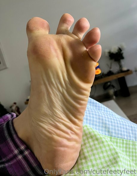 cutefeetyfeet beautiful star photo