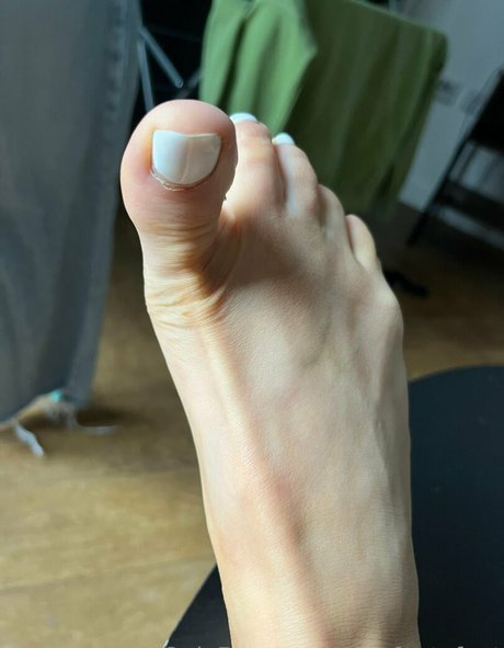 cutefeetyfeet pornstar beautiful img