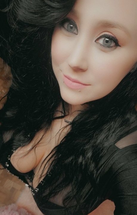 xxxglowyxxx star porn photo