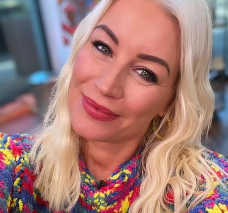 Denise Van Outen perfect star pics