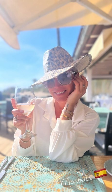 Denise Van Outen model perfect image