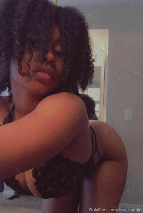 tyra spanks pornstar perfect pic