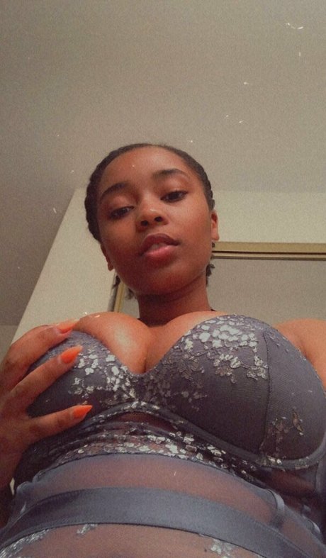 tyra spanks star nice img