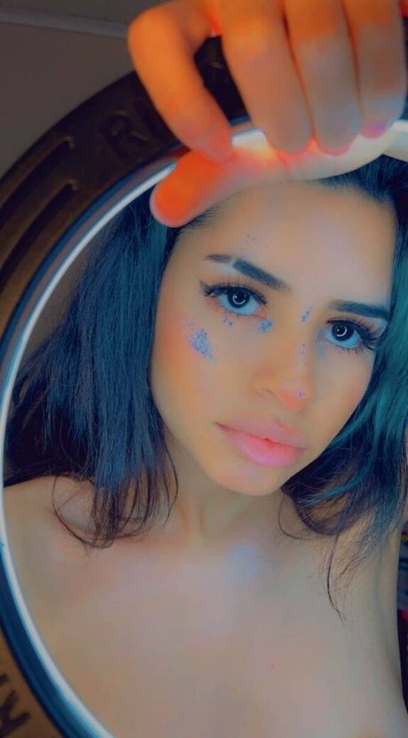 yazzifreaky nude star photos