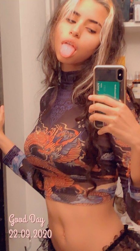 yazzifreaky model pics