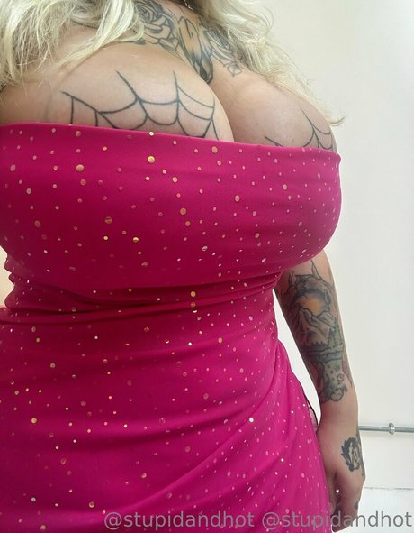 stupiderandhotter model erotic photos