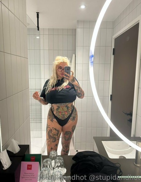 stupiderandhotter pretty star image