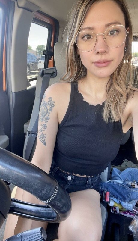 Laceyisanerd exclusive model image