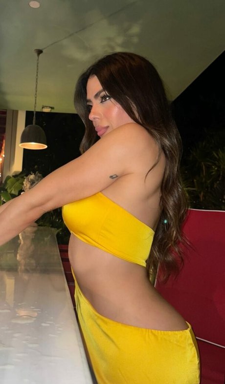 danellaurbaytv beautiful model pic