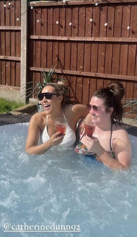 hairy legs onlyfans hot picture