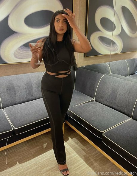 Reddotbitch nude actress image