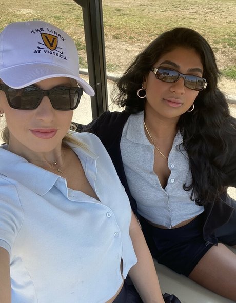 Reddotbitch pornstar hot photo