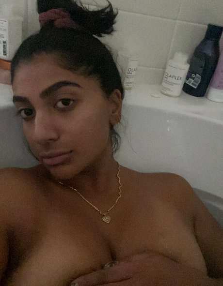 Reddotbitch star sexy image