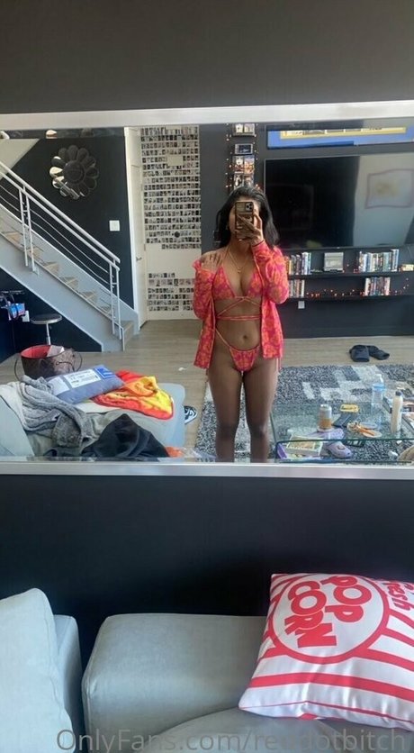 Reddotbitch porn model picture