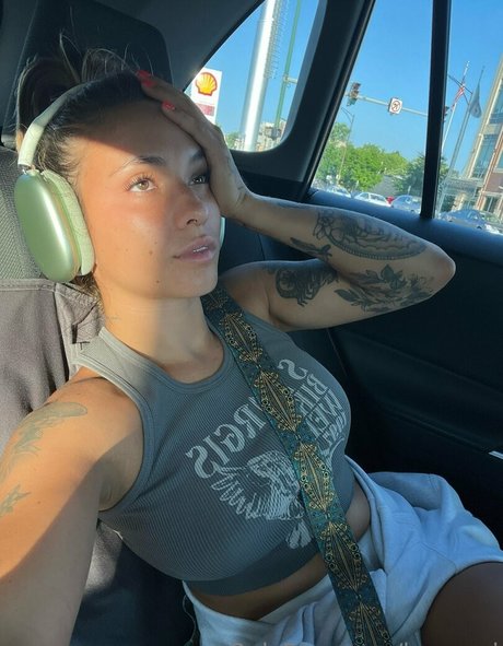 asian couple onlyfans hot image