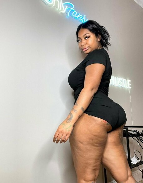 Nevvycakes pornstar sexy archive