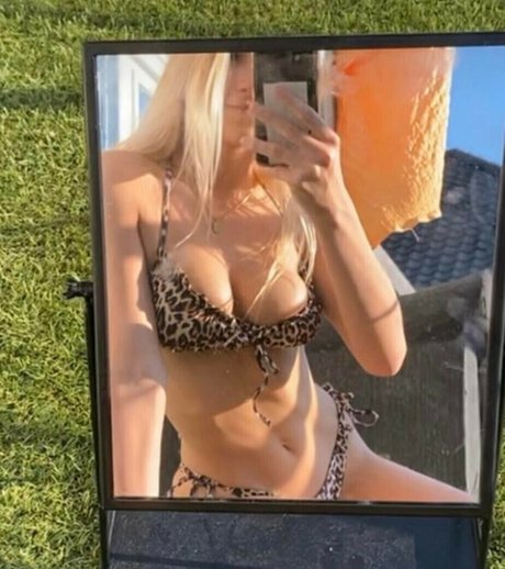 Delfine Stal star naked pics