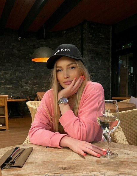 haileycherry free actress picture