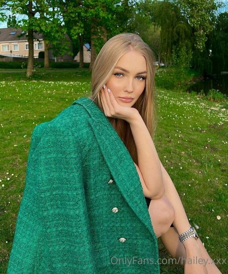 haileycherry star erotic pics