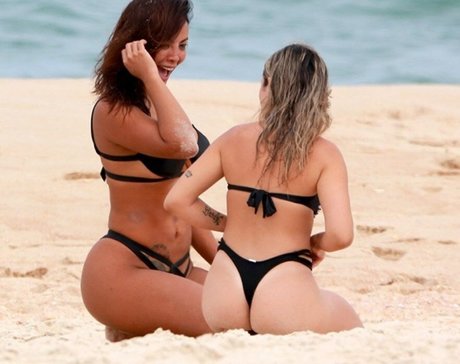 Carol Nakamura star art galleries