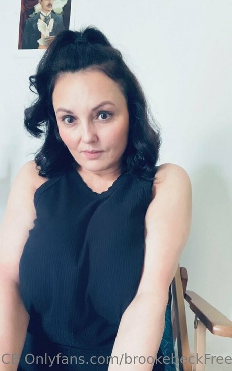 brookebeckfree model erotic picture