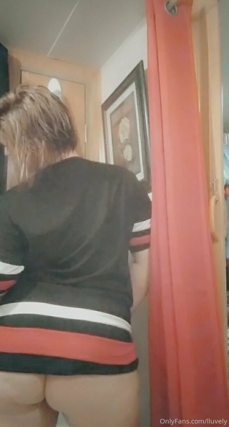 lluvely model porn galleries