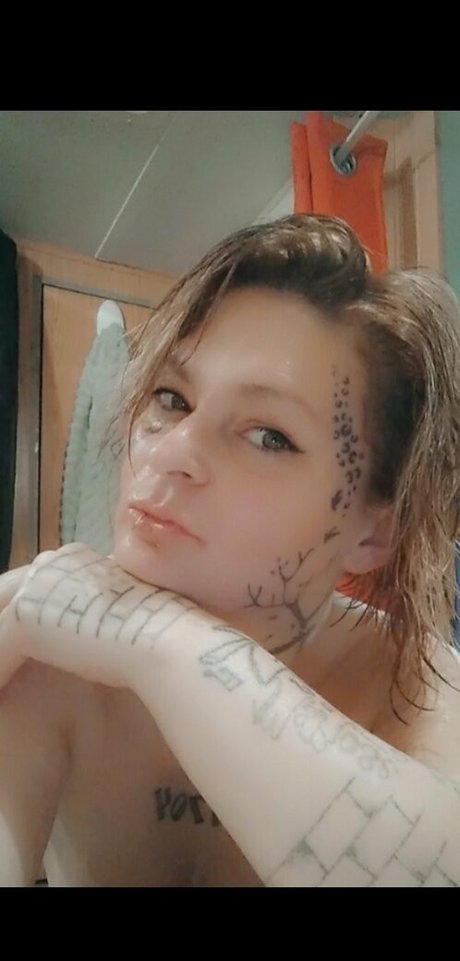 lluvely nudes actress pics