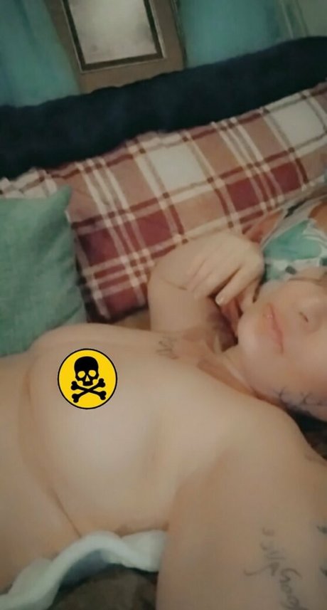 lluvely star exclusive picture