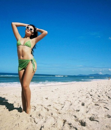 Livia Inhudes exclusive star gallery