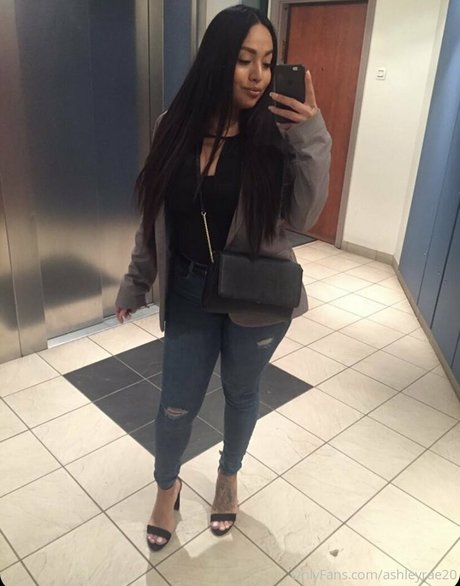 ashleyrae20 star art pics