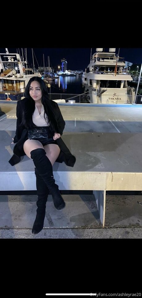 ashleyrae20 model naked photo
