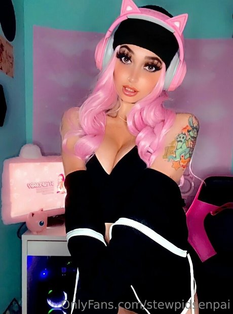 stewpidsenpai model porn image