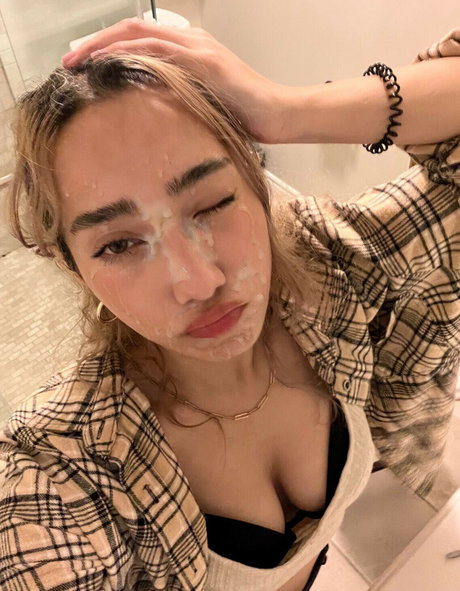 Sabrina Pezeshkian star images