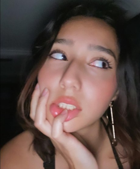 mommy onlyfans pretty pics