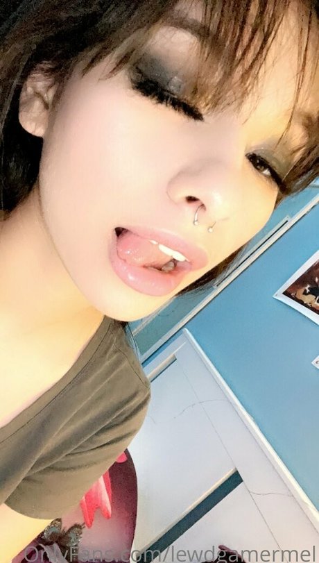 lewdgamermel star naked archive