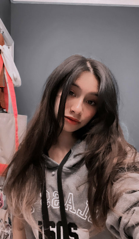 lewdgamermel hd star photo