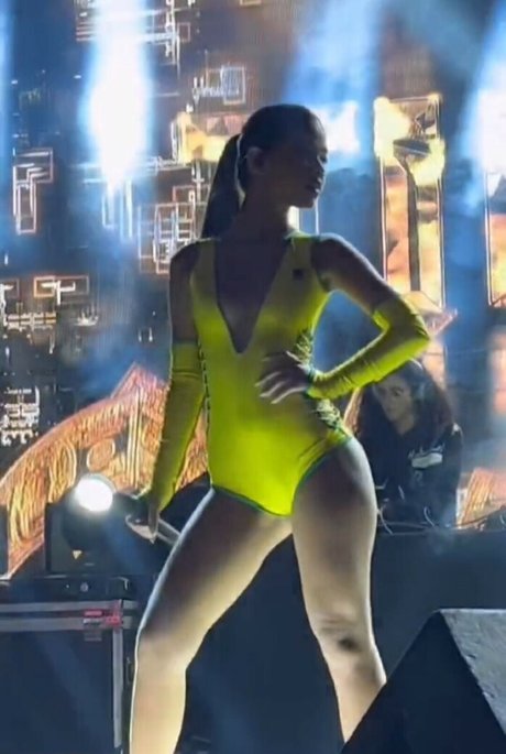 tiliaoficial pornstar sexy pics