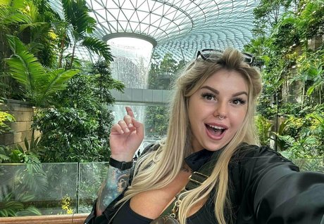 blonde babe onlyfans pornos photos