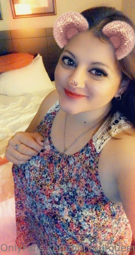 notyourqueen86 art actress pic