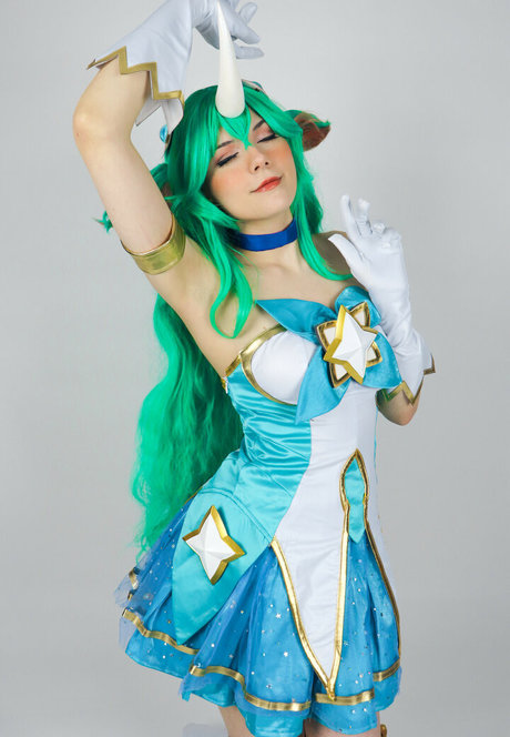 Meggii Cosplay model nice photo