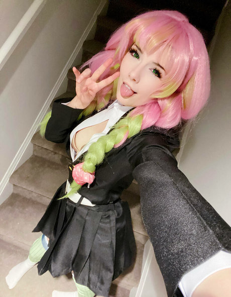 Meggii Cosplay star erotic img