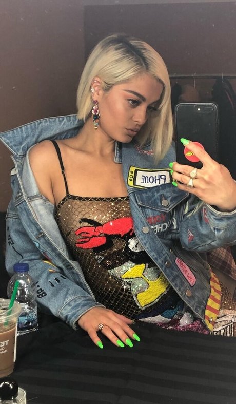 big tits mom onlyfans pornographic picture