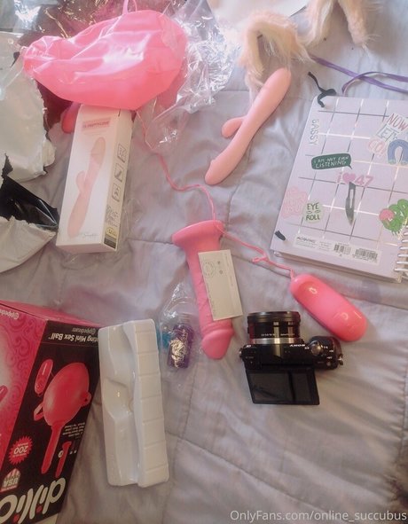 online succubus hot star pic