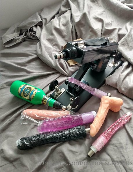 online succubus model nude archive