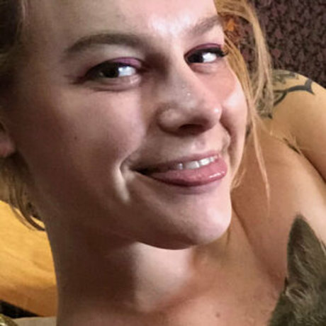 cali luve art model gallery