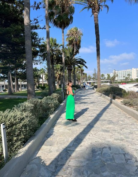 aliessia pornstar adult photo