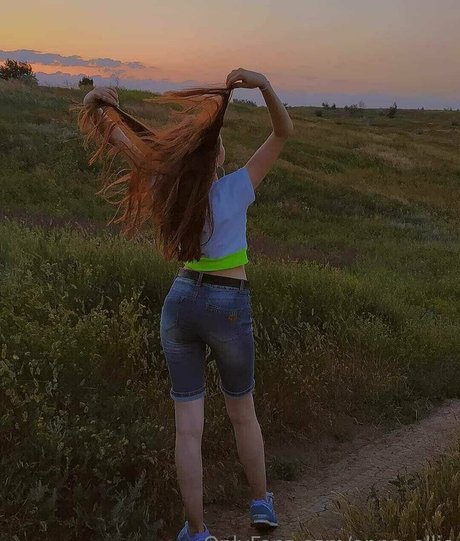 anna ellie sexy model img