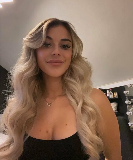 ellenofficial erotic pornstar photos